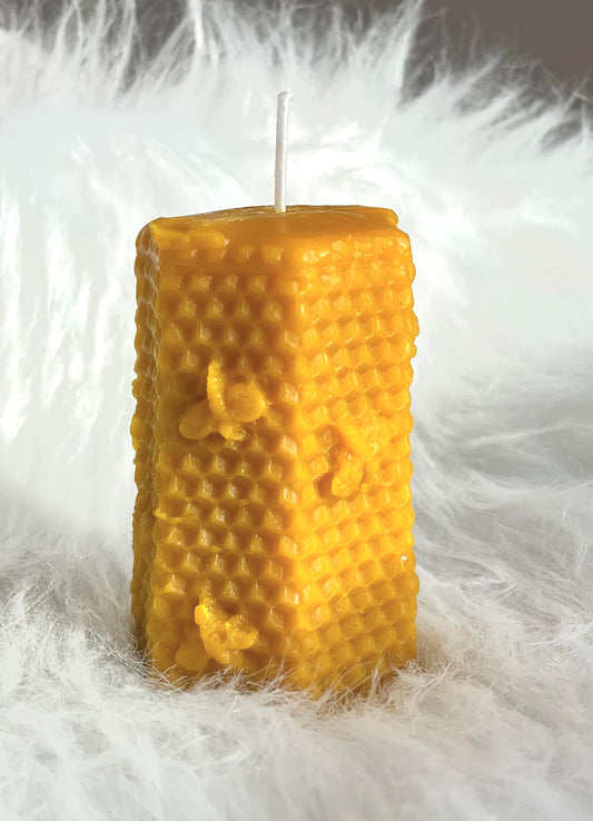 Spring beeswax candle - handmade in Quebec