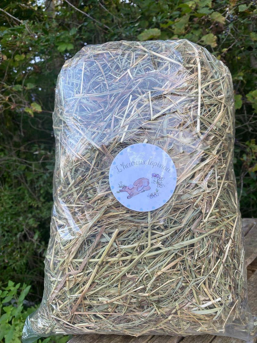 Organic and fresh hay. Very crunchy !
