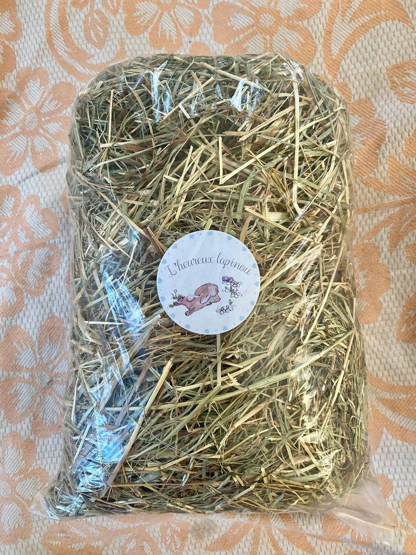 Organic and fresh hay. Very crunchy !
