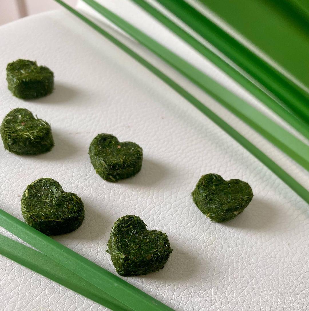 Heart treats organic- grass and banana