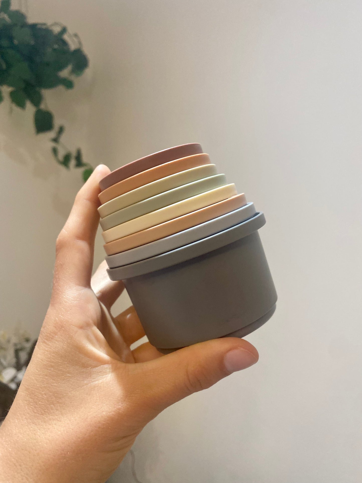Stacking cups for bunny (8 pieces)