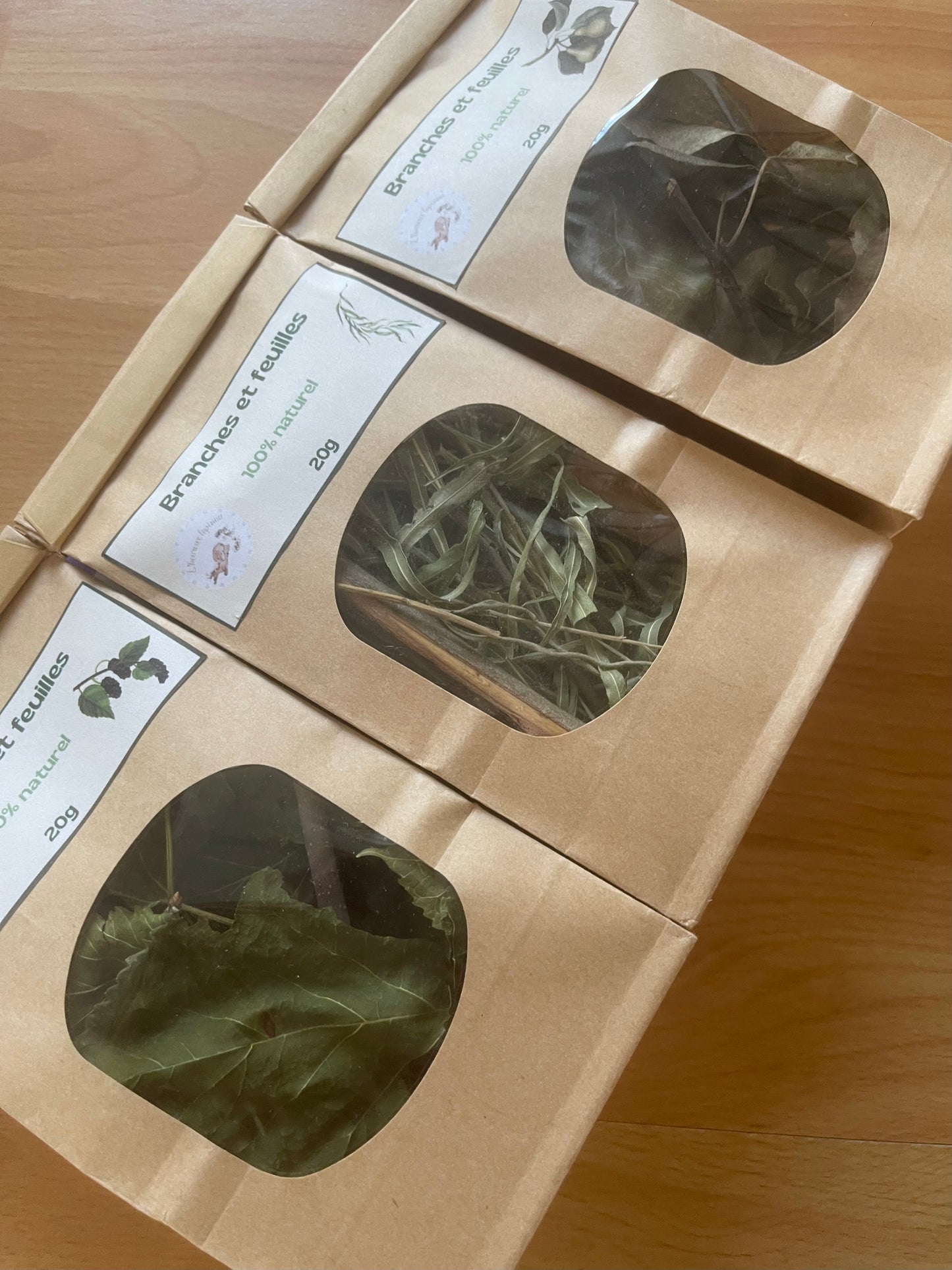 Trio d’herbes déshydratées (saule, poirier, mûrier)