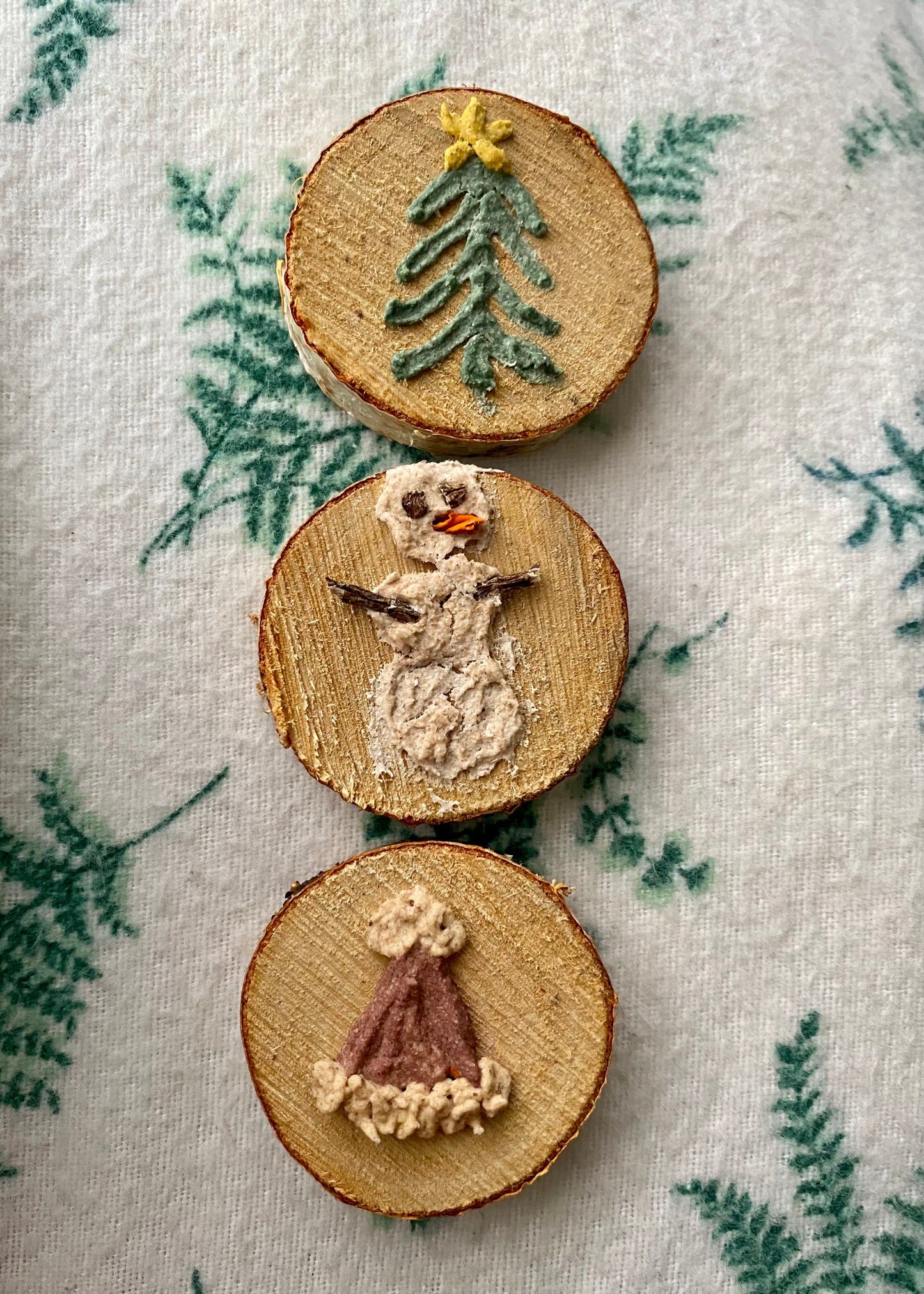 
Delicious Assorted Festive Organic Wood Slices